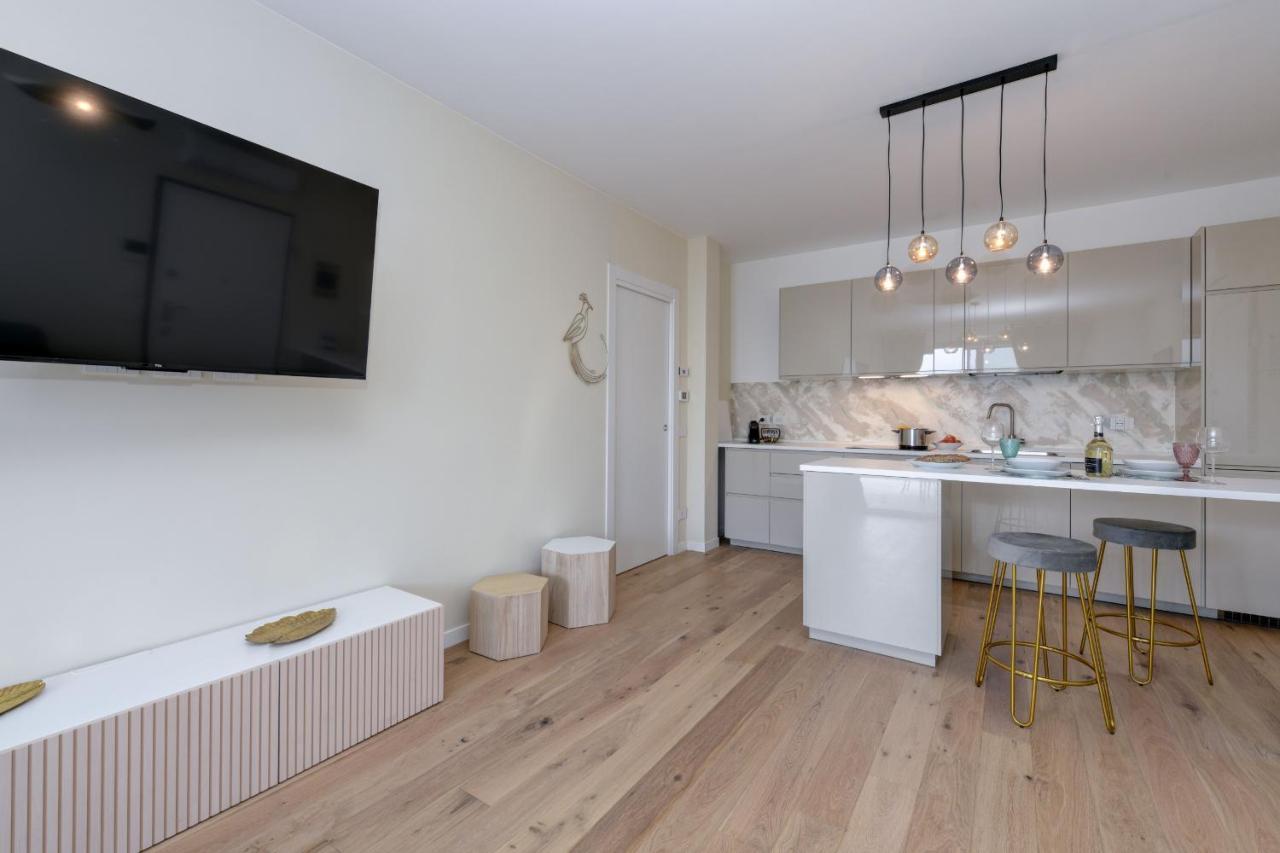 Opalia Residence - Garda Lake Lifestyle Apartment Peschiera del Garda Exterior foto